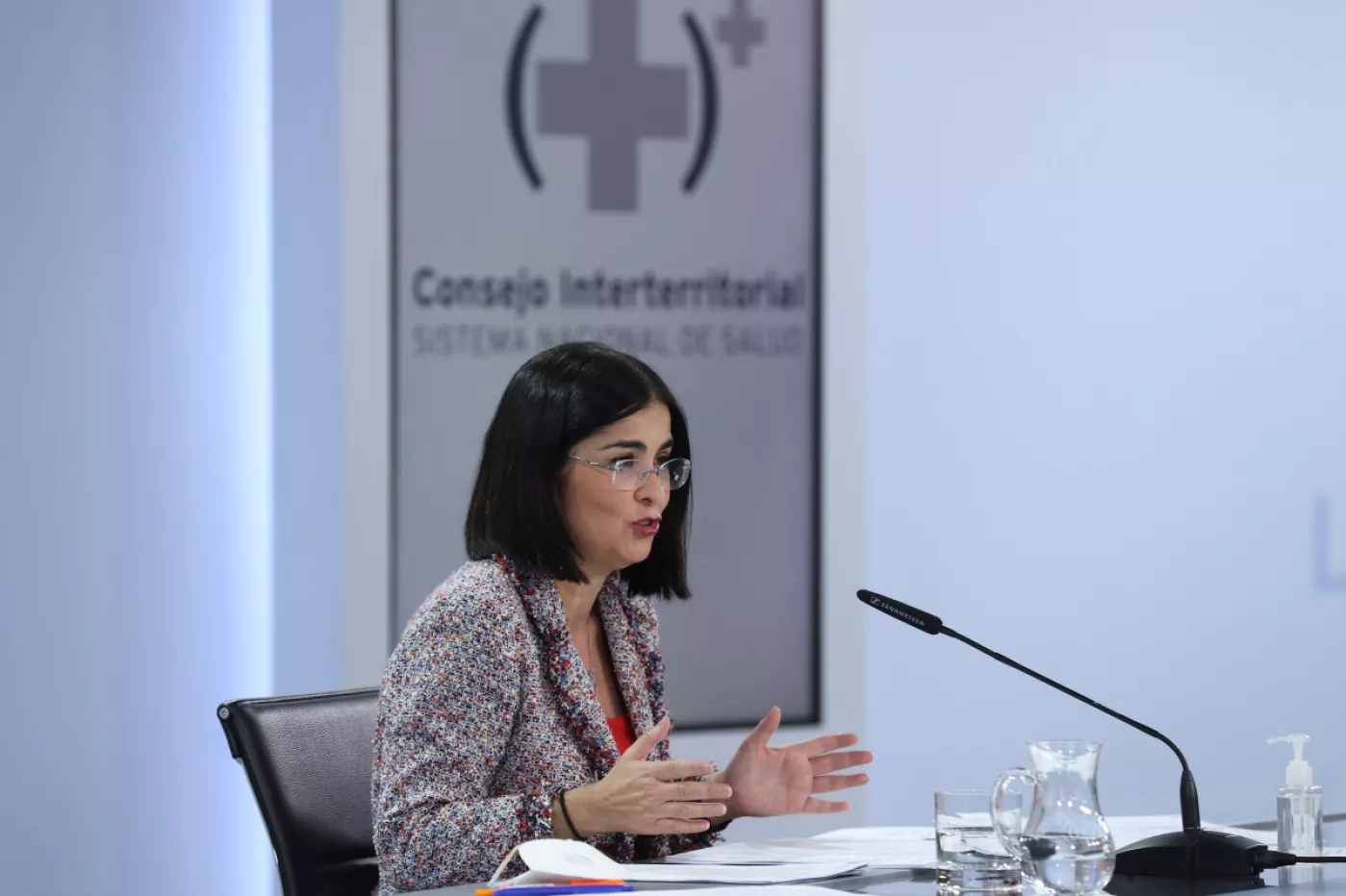 La ministra de Sanidad, Carolina Darias, durante la rueda de prensa posterior a la reunión del Consejo Interterritorial de Sanidad, este miércoles en Madrid. FOTO: EFE/ Kiko Huesca.