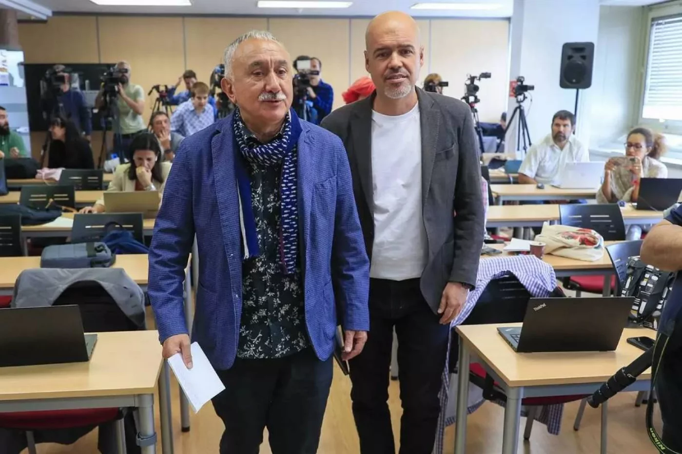 Pepe Álvarez y Unai Sordo, secretarios generales de UGT y CCOO, hoy, antes de la rueda de prensa donde han anunciado su campaña de movilizaciones. Foto: EFE.