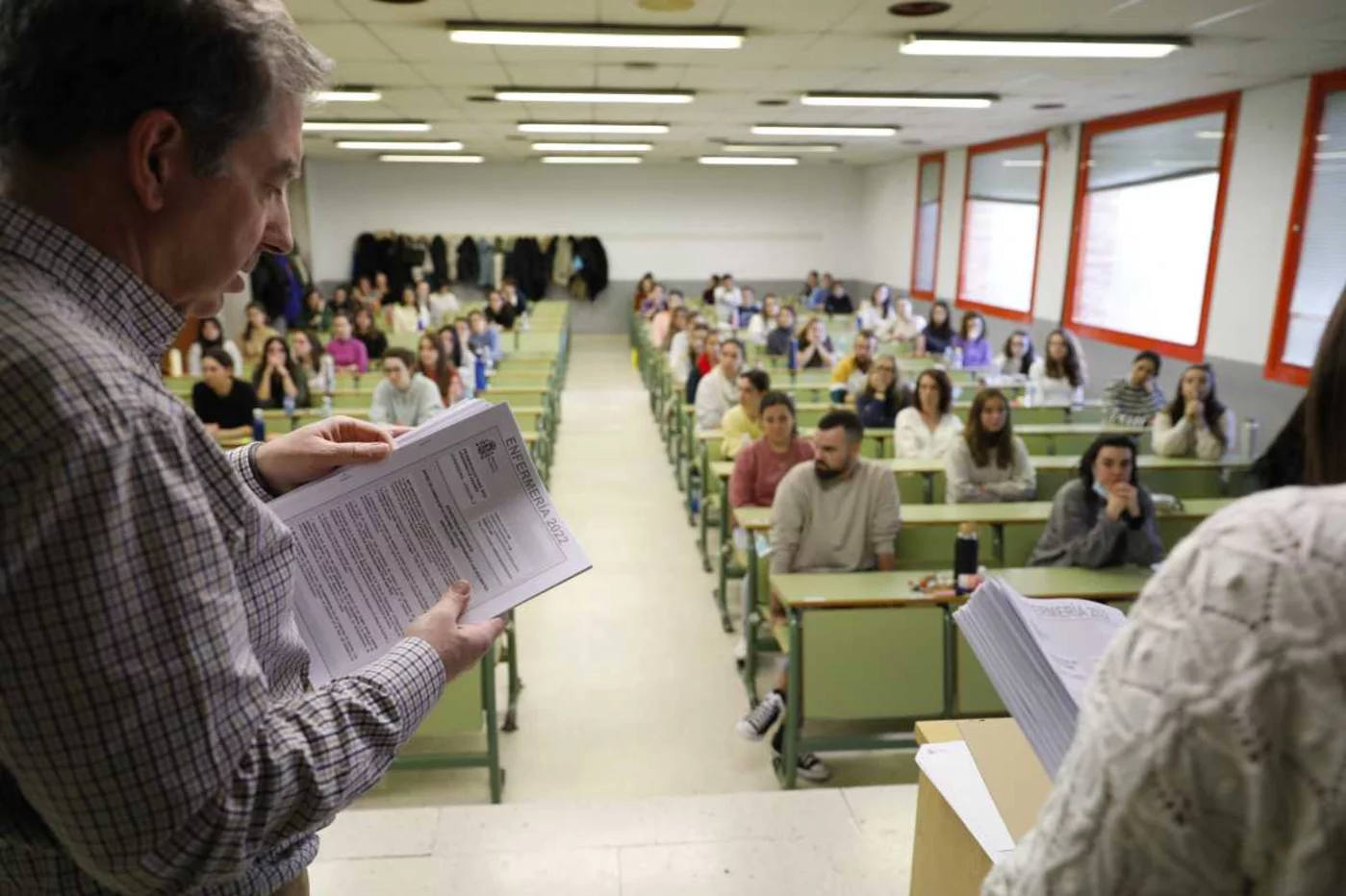 Estudiantes del examen EIR 2023 en la Facultad de Ciencias Políticas de la Universidad Complutense de Madrid. Foto: SERGIO G. VALERO