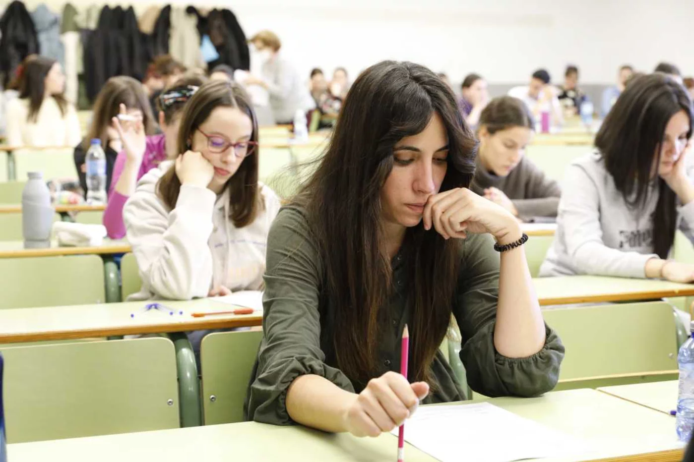 Estudiantes del examen EIR 2023. Foto: Sergio G. Valero