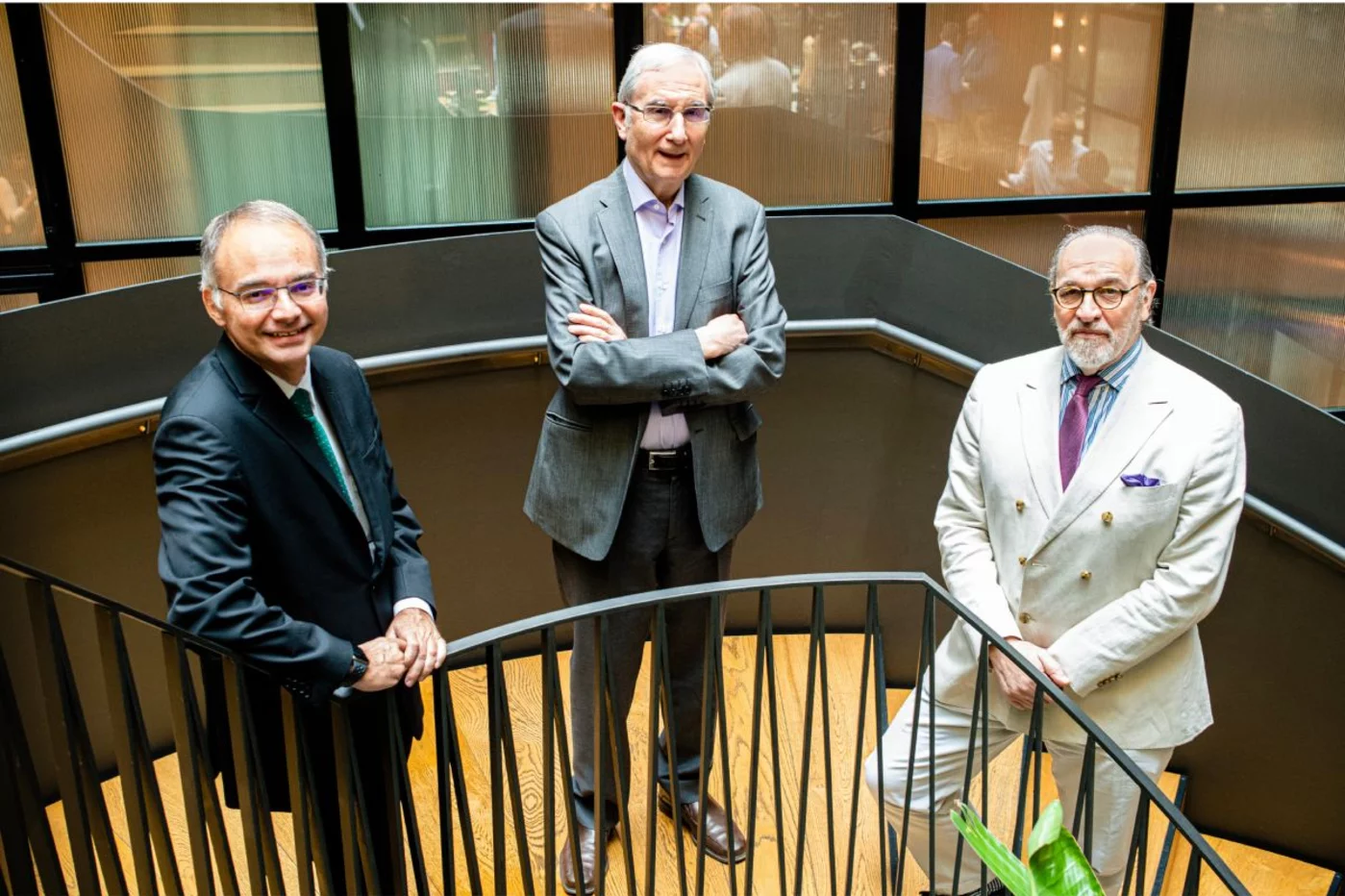 Raul Santos, de la Universidad de Sao Paula, Brasil; Pedro Mata, presidente de la FHF, y Gerald Watts, de la Universidad Western de Australia. Foto: MAURICIO SCRYCKY. 