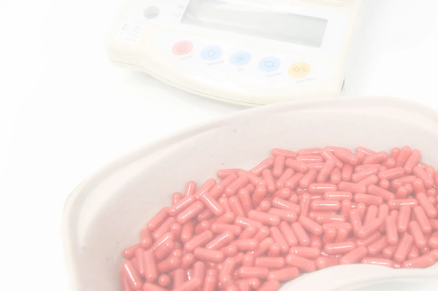 Más de 300 cápsulas con maltodextrina para ofrecer como placebo a pacientes del Hospital San Juan de Dios de Ciempozuelos (Madrid). Foto: LUIS CAMACHO.