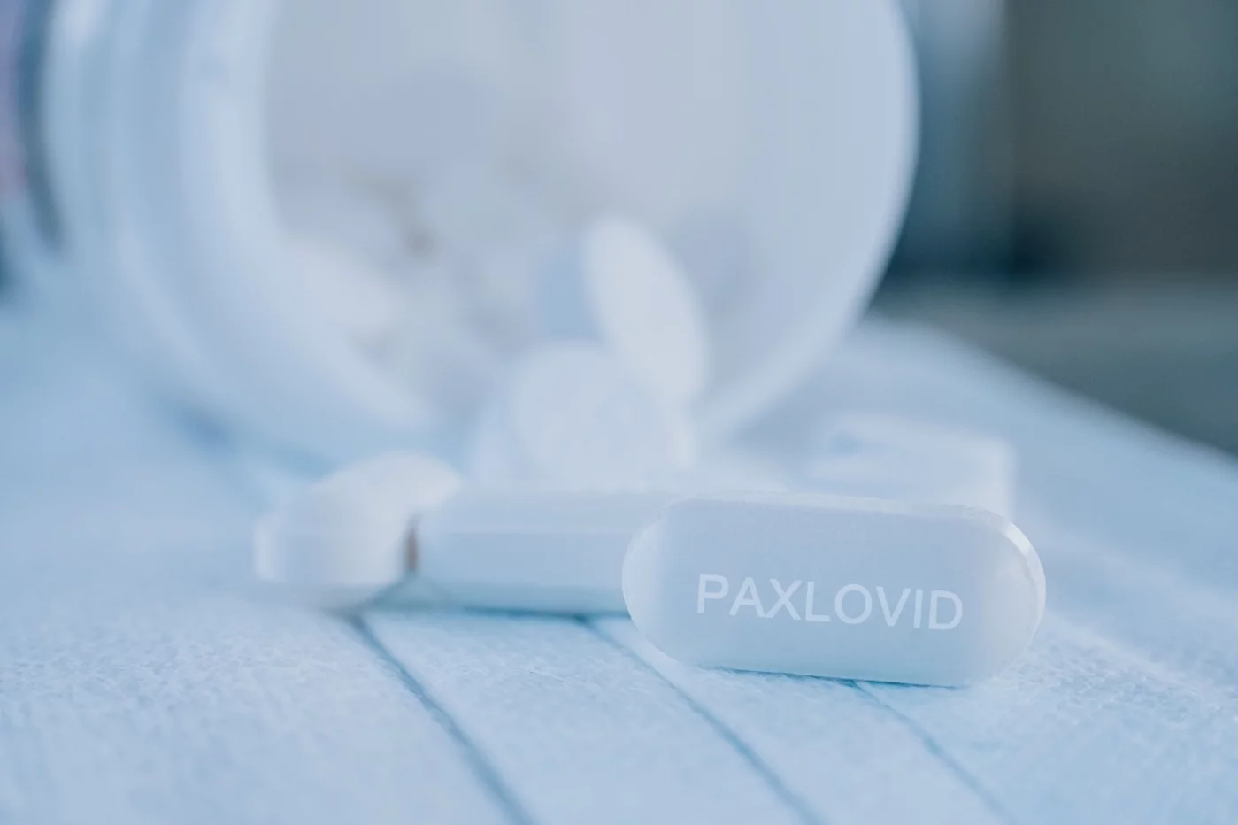 'Paxlovid' se compone del antiviral nirmatrelvir y del potenciador ritonavir.