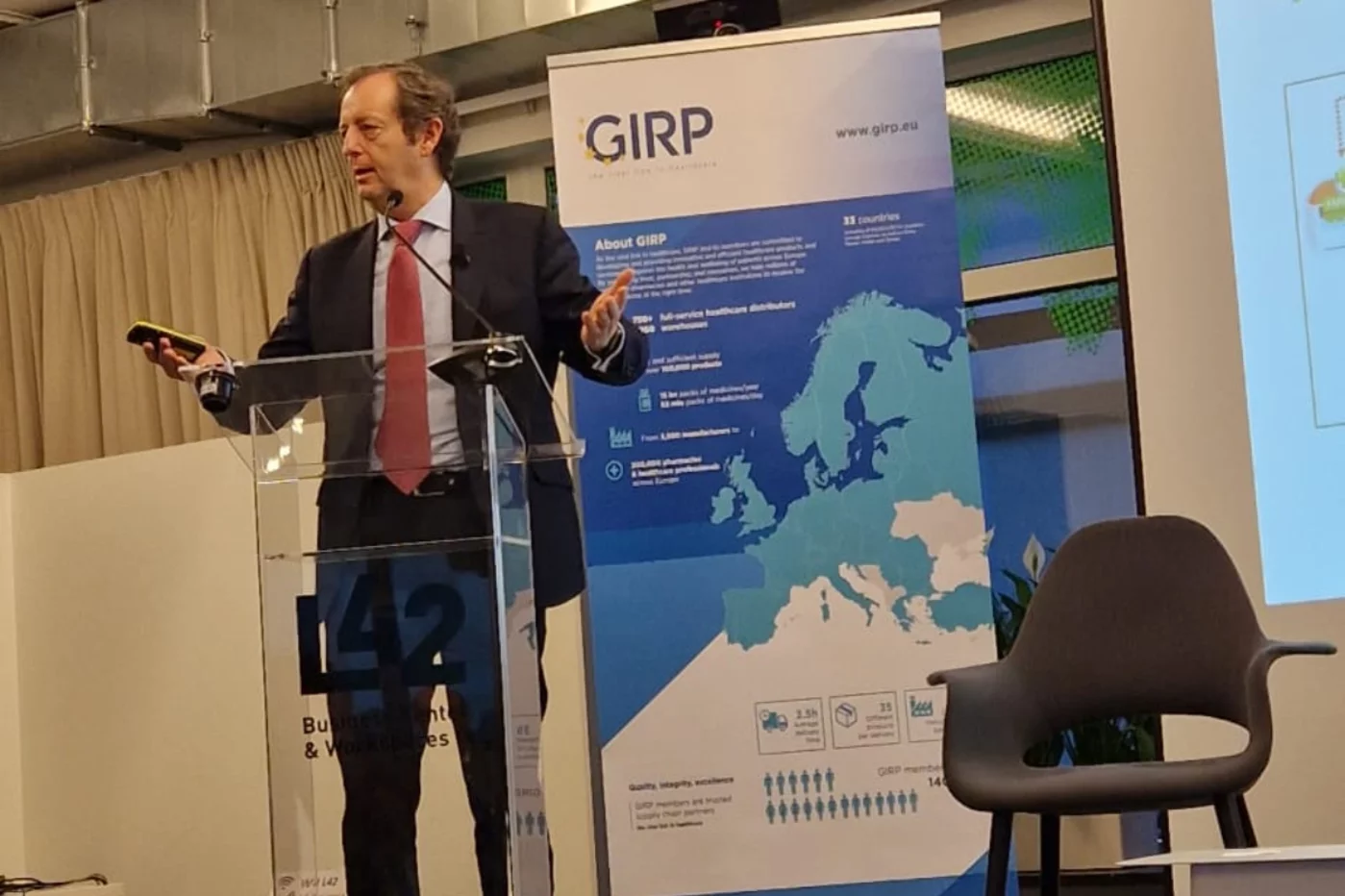 Miguel Valdés, director general de Fedifar, en la conferencia de GIRP en Bruselas. Foto: FEDIFAR.