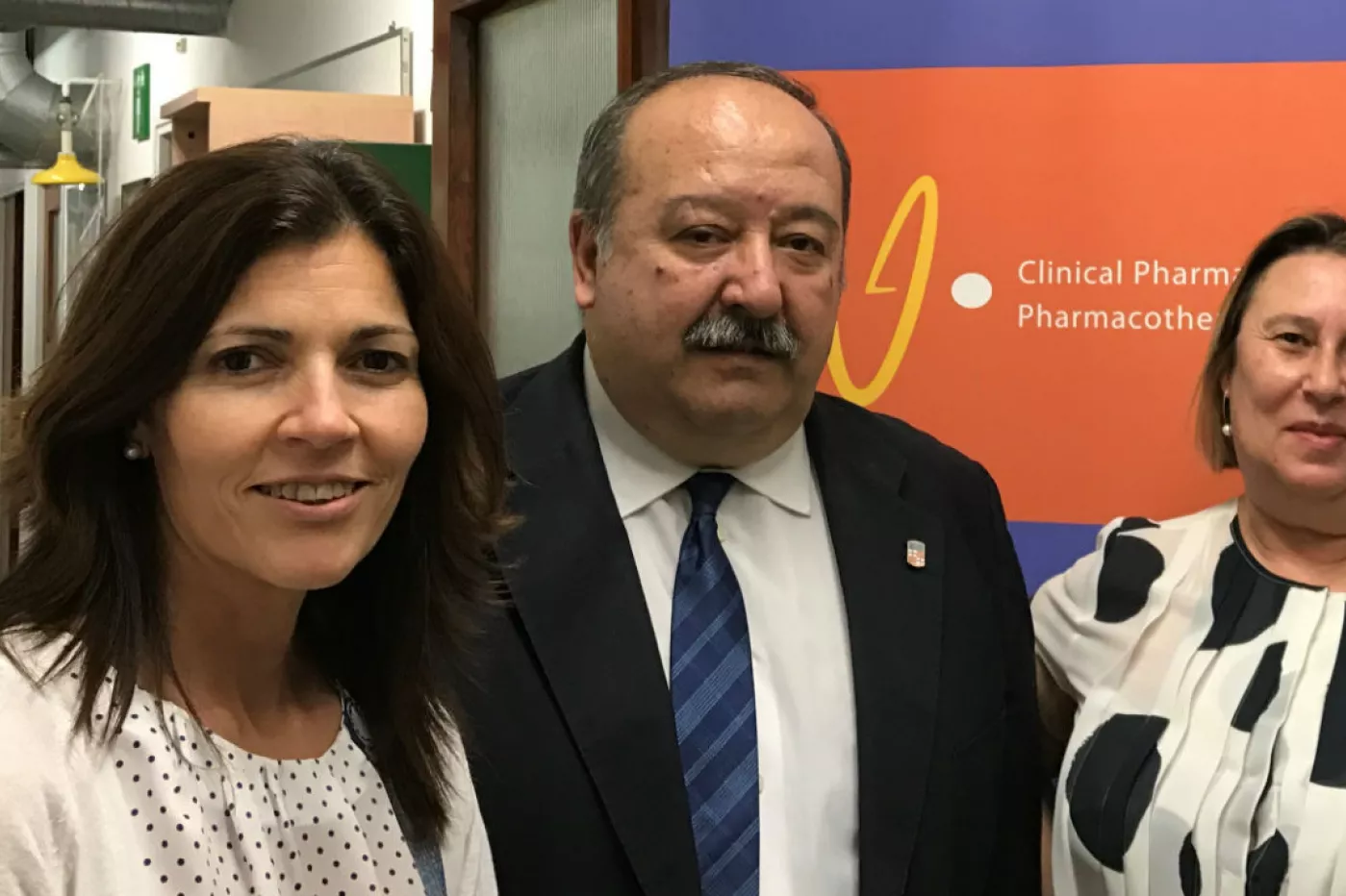 Pilar Modamio, Eduardo L. Mariño y Cecilia Fernández Lastra, integrantes de la Unidad Funcional de Farmacia Clínica y Atención Farmacéutica de la UB.
