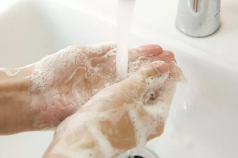 La higiene de manos es uno de los hábitos que va a permanecer más en la población debido a la pandemia.