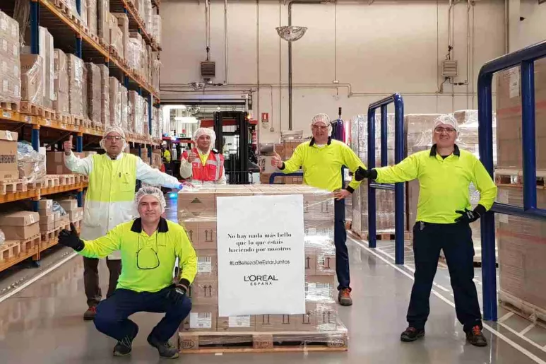 La fábrica internacional de Productos Capilares de L´Oreal, situada en Burgos, produce una media de 20.000 unidades diarias de geles desinfectantes. 