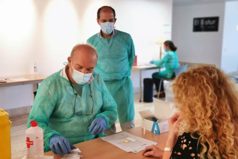 Campaña de test rápidos de la Covid-19 en el Colegio de Médicos de Alicante para los colegiados (COMA)