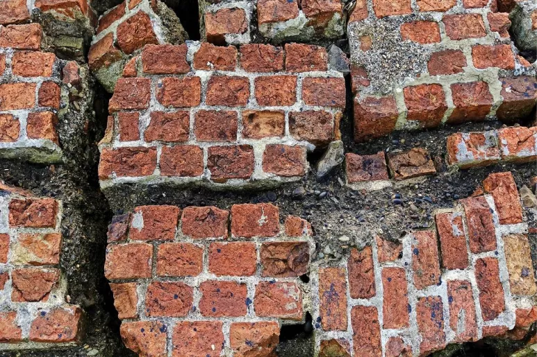 Muro de piedra roto