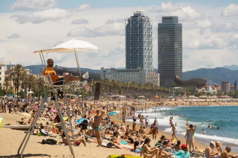 Playa de Barcelona abierta durante la pandemia.