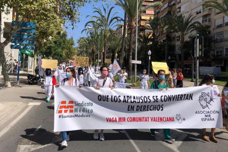 Aspecto de una de las manifestaciones de residentes que ha recorrido estos días el centro de Valencia.
