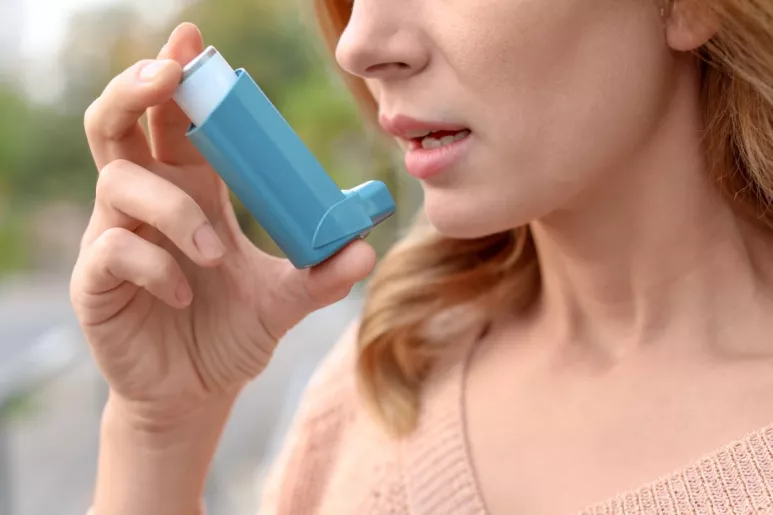 El asma en una enfermedad con una prevalencia que ronda el 5% y que, en España, padecen alrededor de tres millones de personas.