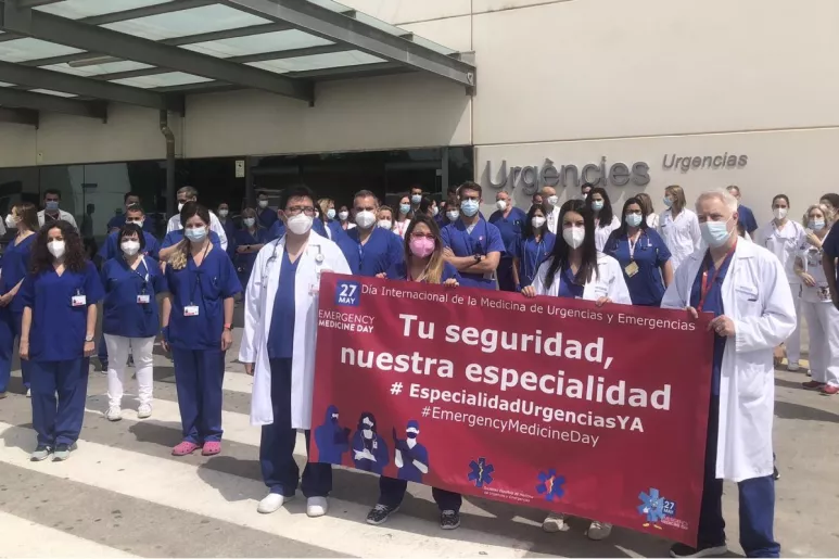 Aspecto de una de las concentraciones celebradas el 27 de mayo para reclamar la especialidad, concretamente en el Hospital La Fe, de Valencia (FOTO: Semes-Valencia).
