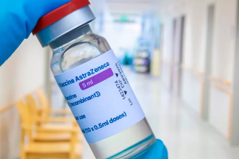 La multinacional británicosueca ha comenzado un estudio con una nueva vacuna, denominada denominada AZD2816.