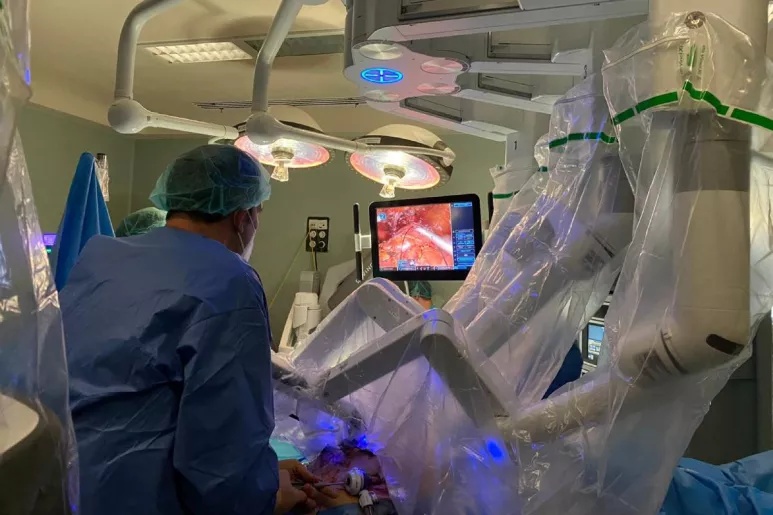 Cirugía robótica de precisión practicada en el Hospital Reina Sofía, de Murcia. 