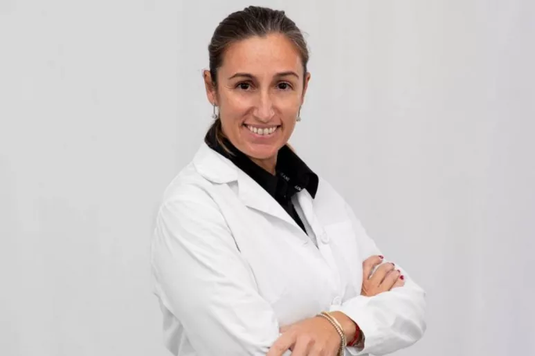 Elisa Alcayde, farmacéutica que opta a presidir el COF de Valencia, al frente de la candidatura 'Farmacéuticos de corazón'.
