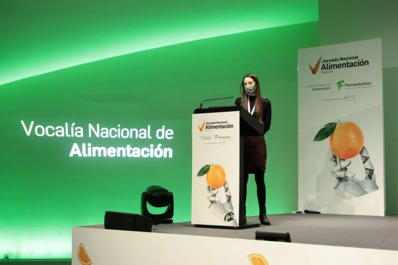 Carmen del Campo Arroyo, vocal de Alimentación del COF de Ciudad Real, durante su intervención..