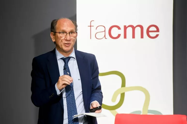 Javier García Alegría, vicepresidente de Facme, en la presentación de su propuesta de recertificación. Foto: FACME