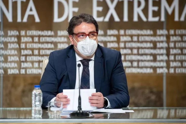 José María Vergeles, consejero de Sanidad de Extremadura, en una rueda de prensa. Foto: JUNTA DE EXTREMADURA