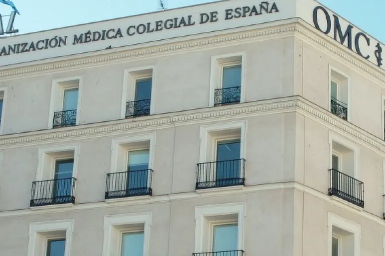 Fachada principal de la sede del Consejo General de Colegios de Médicos (Cgcom), en Madrid. Foto: DM