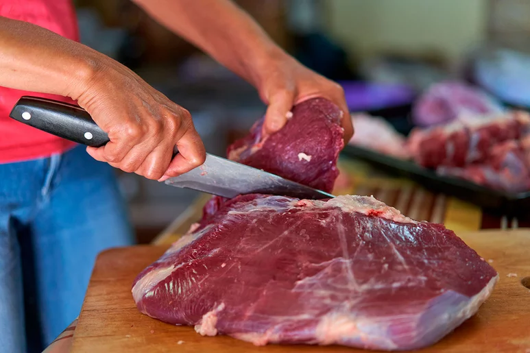 Este nuevo sistema de evaluación de riesgo no encuentra evidencia científica sólida que vincule el consumo de carne roja con el ictus. Foto: SHUTTERSTOCK.