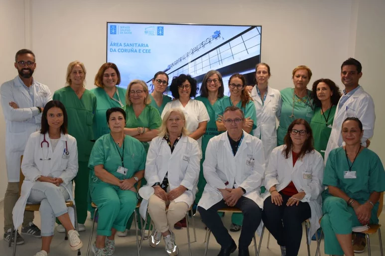 El equipo de A Coruña que ha llevado a cabo el primer trasplante infantil de corazón con esta técnica mínimamente invasiva. Foto: CHUAC. 