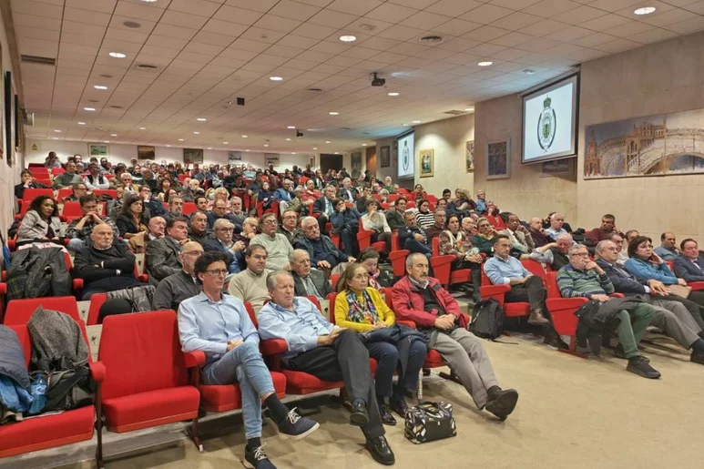 Una instantánea de la asamblea de médicos autónomos en el Colegio de Médicos de Sevilla, el pasado mes de diciembre. Foto: RICOMS