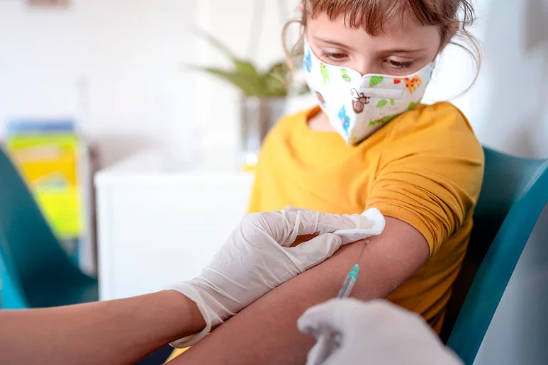 Un nuevo estudio analiza la repercusión de la vacuna covid-19 en niños y adolescentes. Foto: DM. 