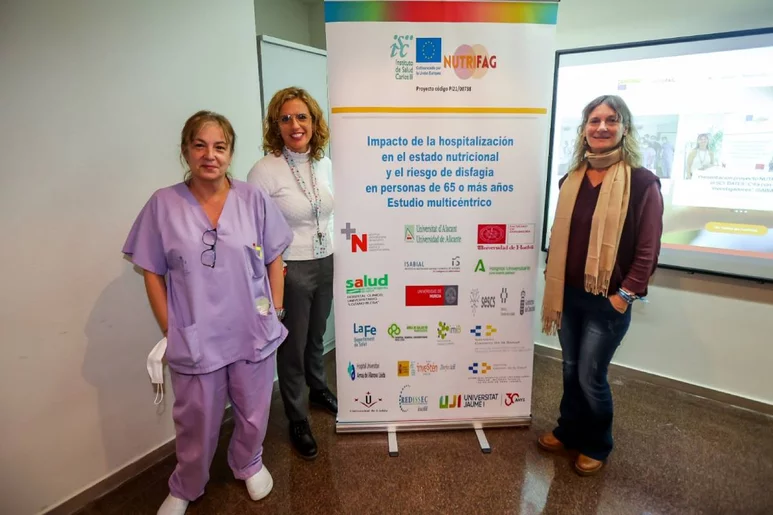 Trini Castillo, del área de Nutrición del Hospital Dr. Balmis; Manuela Domingo, responsable del grupo de Investigación en Innovación en Cuidados Enfermeros de Isabial, e Isabel Orts, investigadora principal.
