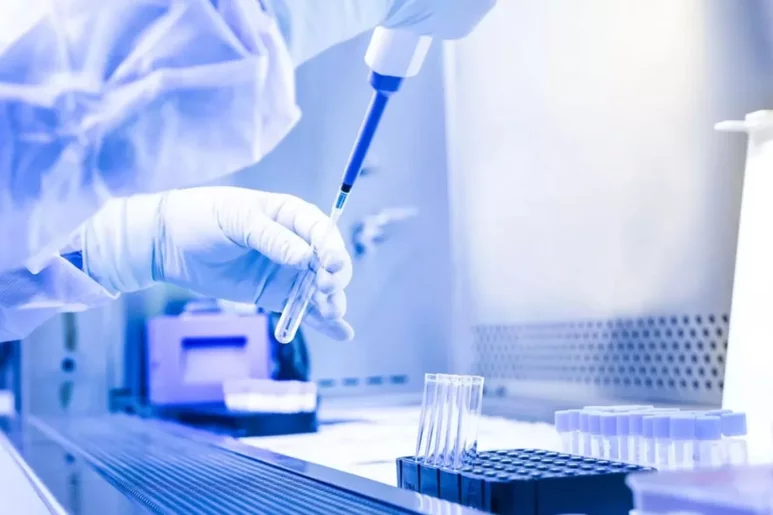 España tiene investigación biomédica altamente competitiva en el ámbito internacional .