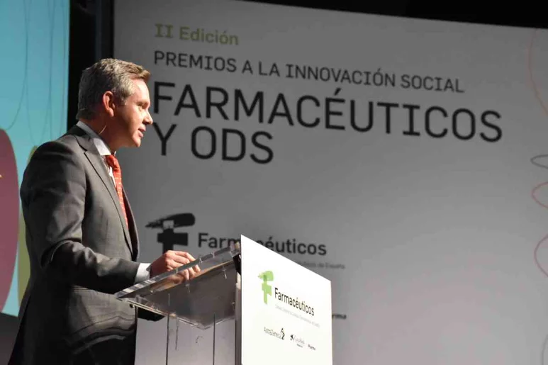 El ministro de Sanidad, José Manuel Miñones, en los 'II Premios a la Innovación Social: Farmacéuticos y ODS', del Consejo General de COF. Foto: MINISTERIO DE SANIDAD.