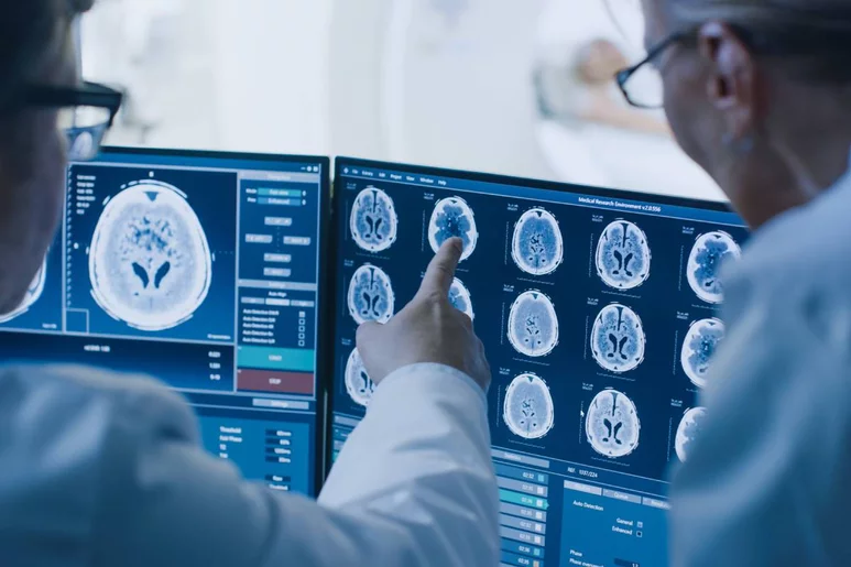 El diagnóstico diferencial de la neuromielitis con la esclerosis múltiple por resonancia magnética requiere de profesionales expertos. Foto: SHUTTERSTOCK