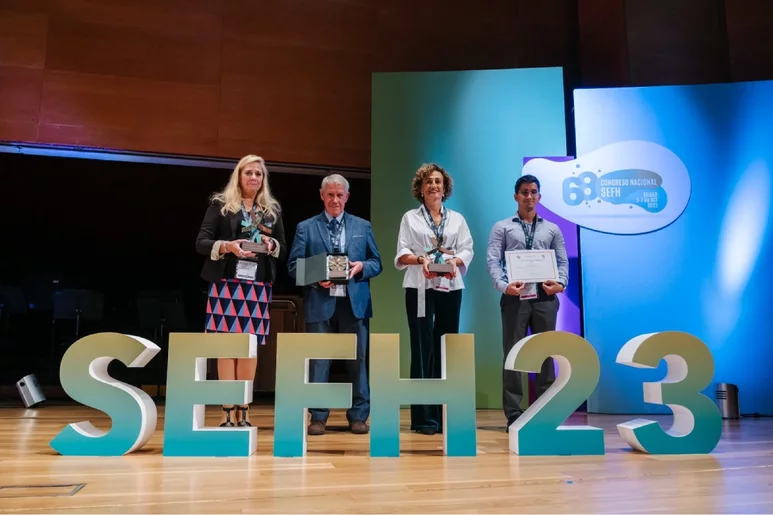Dolores Fraga, Daniel Cardona, Esperanza Seco e Hilario Martínez han recibido los premios honoríficos de la sociedad científica. Foto: SEFH