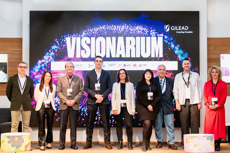 Foto de los premiados y el jurado de la primera edición de 'Visionarium', de Gilead.