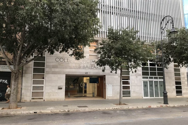 El juzgado ha admitido a trámite la denuncia del Colegio de Abogados de Baleares contra una facultativa por utilizar lejía como tratamiento contra el cáncer. Foto: ICAIB