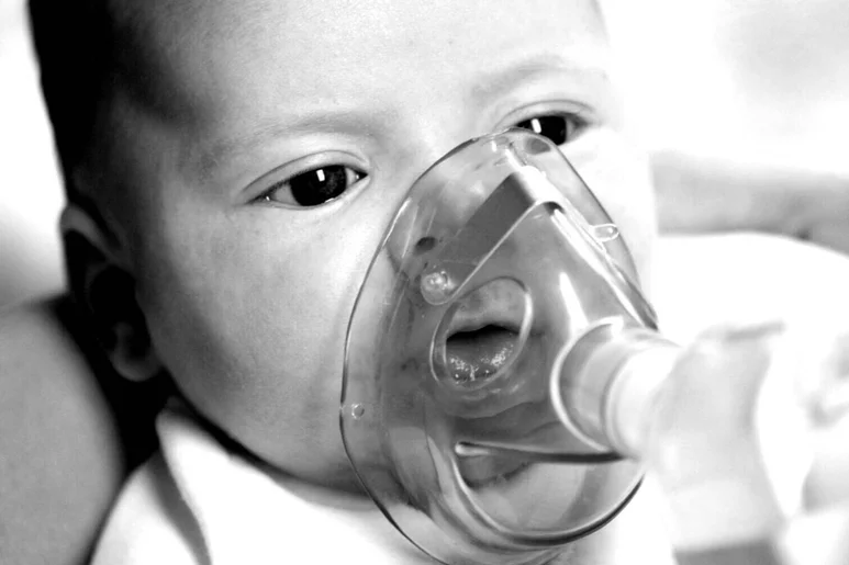 Antes de la llegada de nirsevimab, 3,2 de cada 100 bebés menores de seis meses eran hospitalizados por VRS en España.